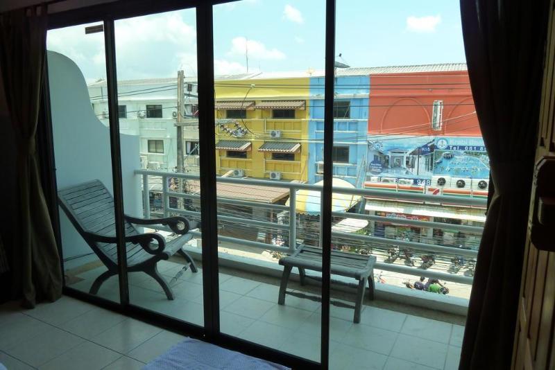 Supergreen Hotel Chalong Exterior photo